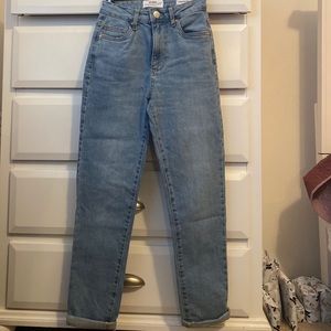 Stretch mom jean
